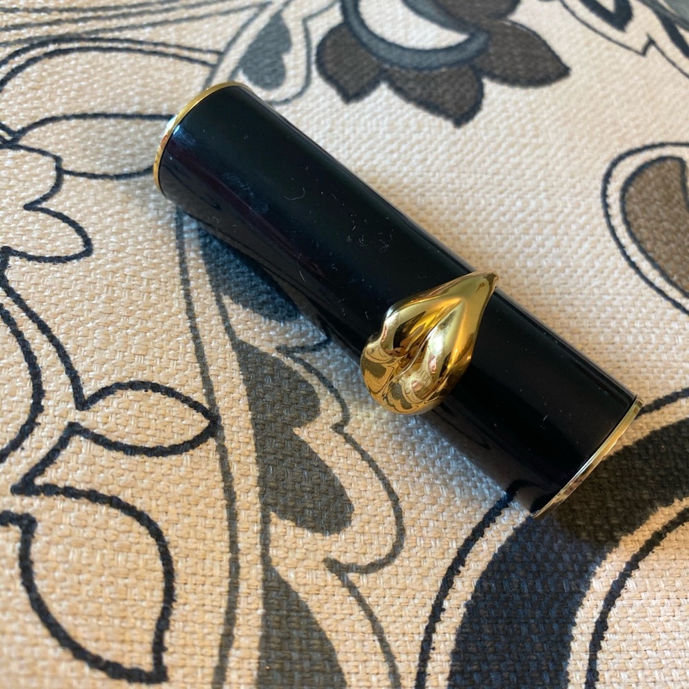 Pat McGrath luxtrance lipstick in 406 Valetta